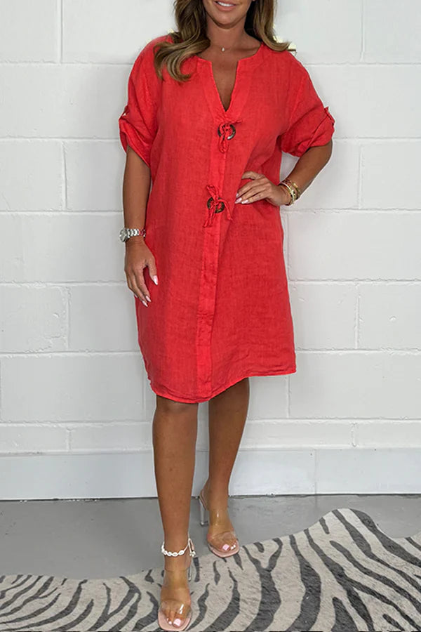 Vestido con lazos frontales y estilo relajado