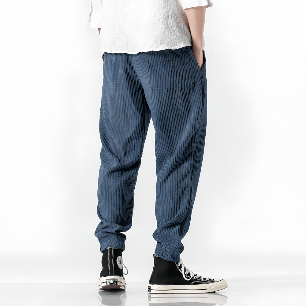 Pantalones modernos de pana para hombre con textura acanalada, ajuste cómodo y estilo informal