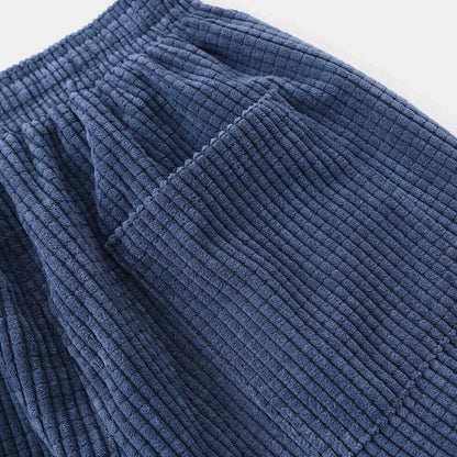 Pantalones modernos de pana para hombre con textura acanalada, ajuste cómodo y estilo informal