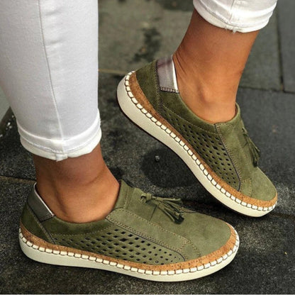 Zapatos ortopédicos slip-on con diseño perforado transpirable y suela ergonómica para mujer