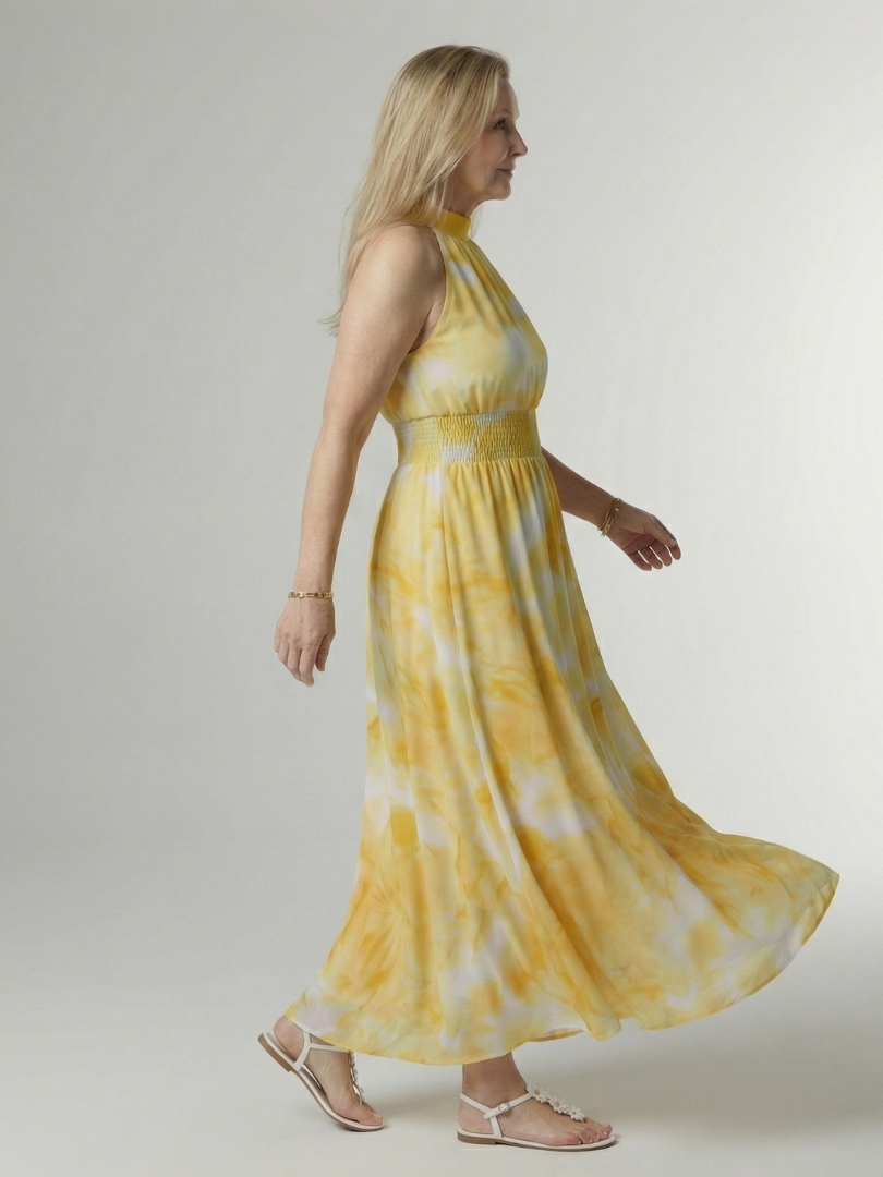 Vestido Midi con Estampado Floral Recogido y Cuello Halter | Diseño Elegante
