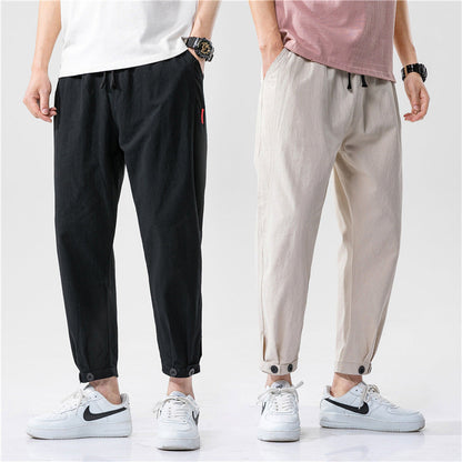Pantalones ajustados para hombre confeccionados en tejido ligero y transpirable, con un corte moderno y un ajuste cómodo