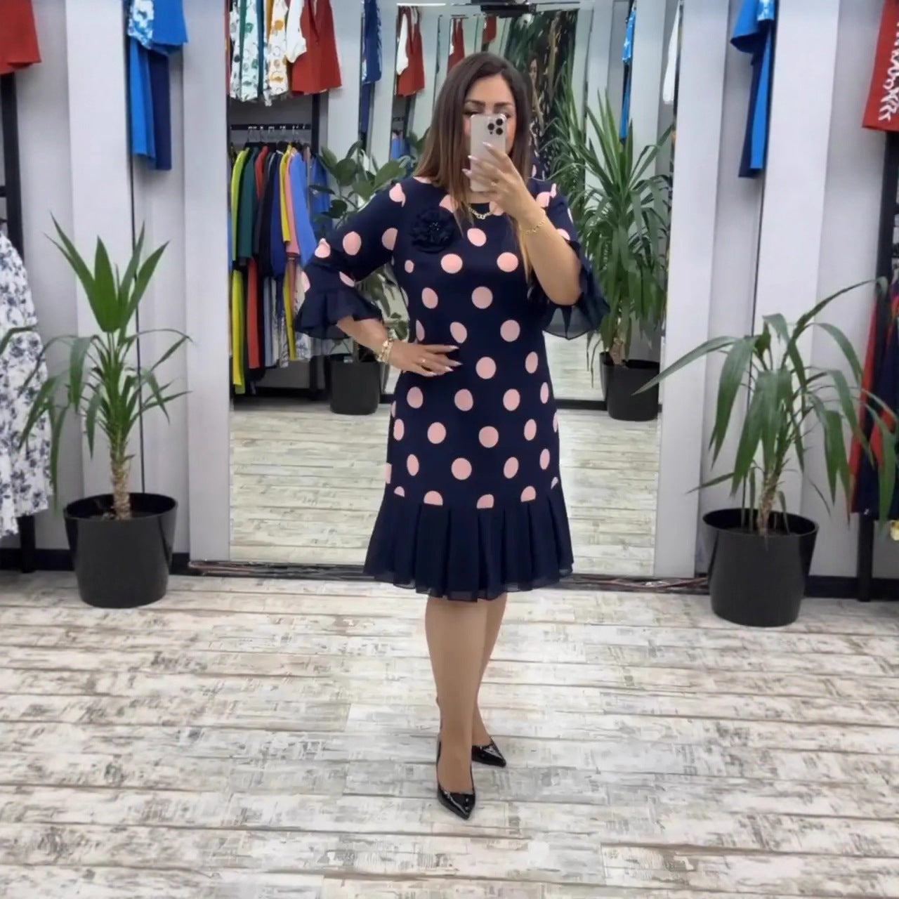 Vestido Plisado de Lunares | Diseño Sofisticado