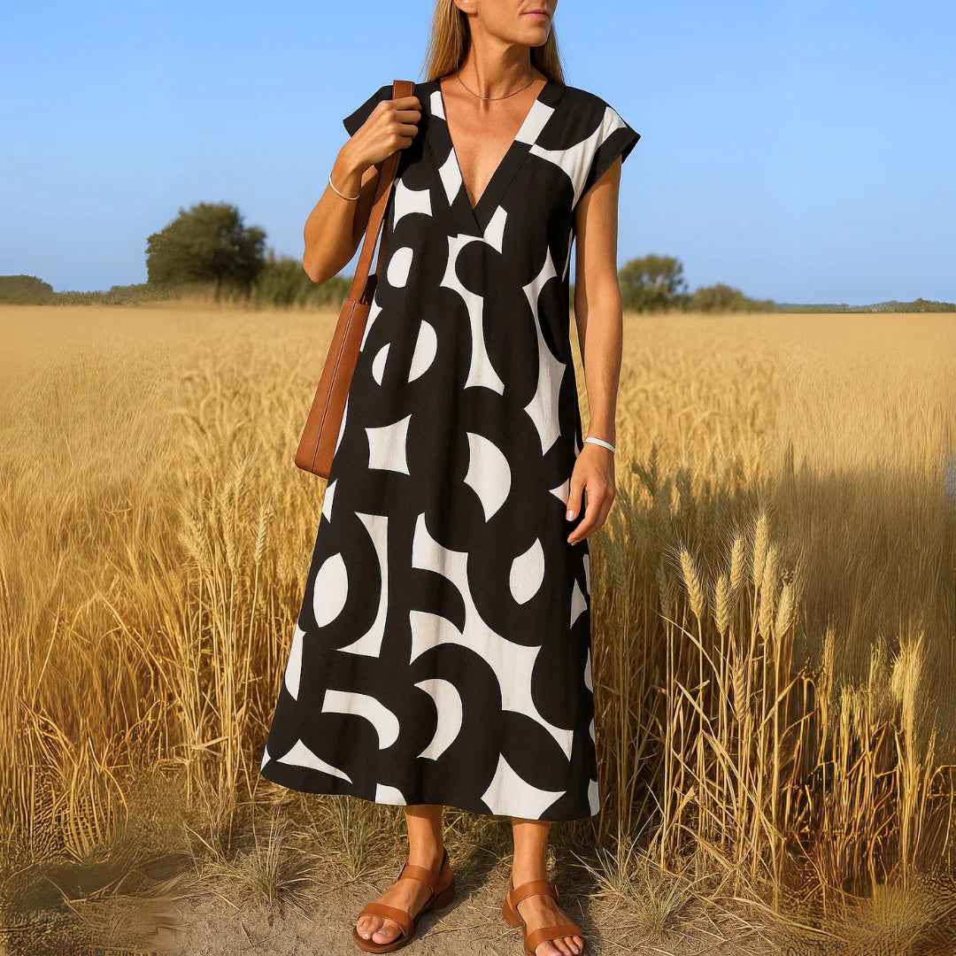 Vestido con Detalles Calados y Cuello Redondo | Estilo Femenino