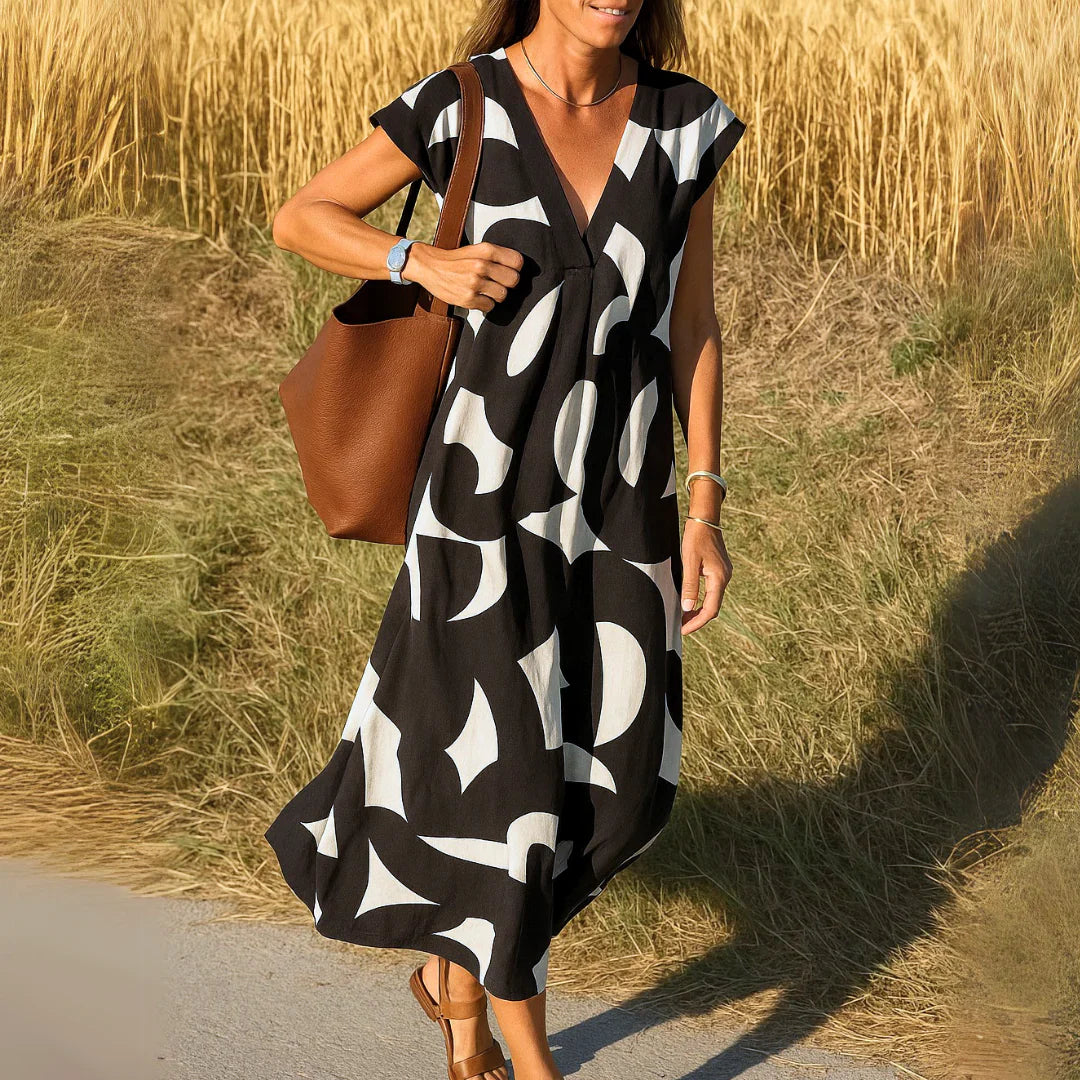 Vestido con Detalles Calados y Cuello Redondo | Estilo Femenino