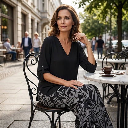 Leire | Conjunto de Blusa con Cuello en V y Pantalones Estampados de Corte Ancho para Mujer
