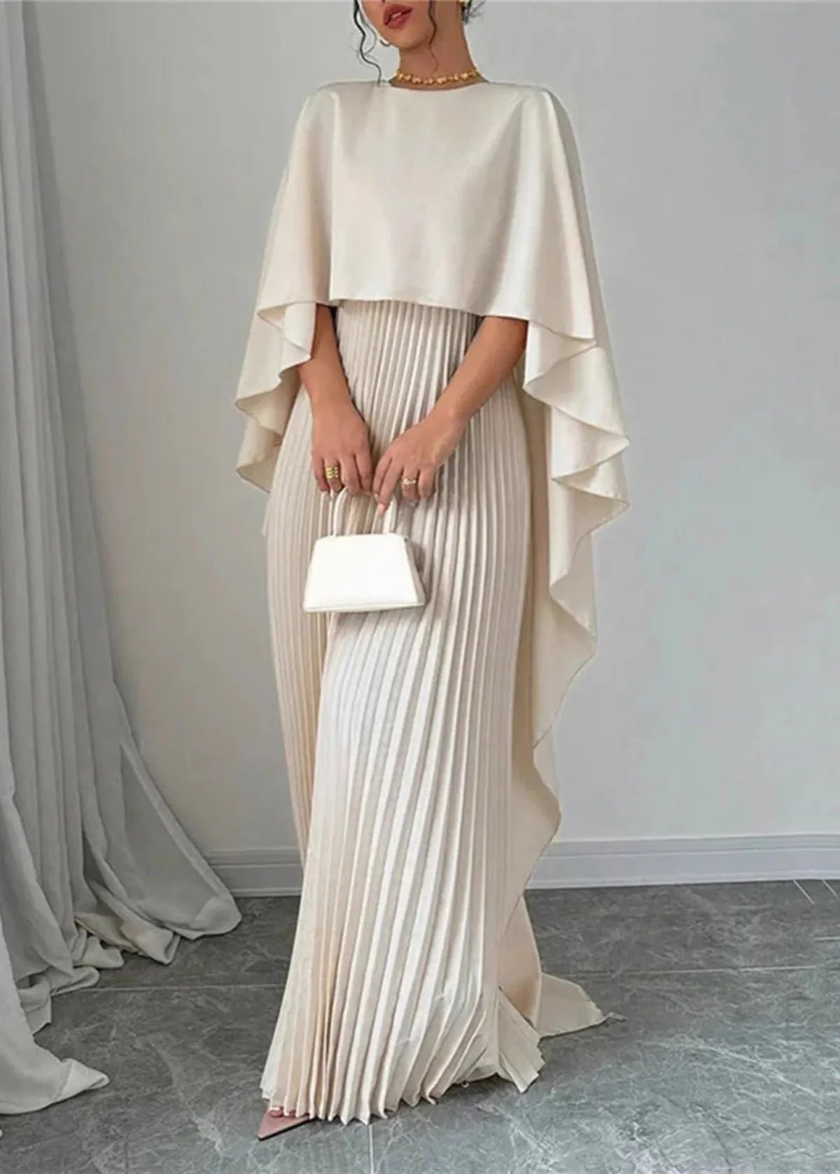 Vestido Invitada Plisado con Gorro Maxi II | Estilo Elegante