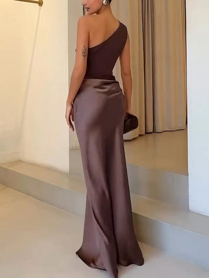 Vestido maxi con drapeado asimétrico para fiestas - elegante y sofisticado
