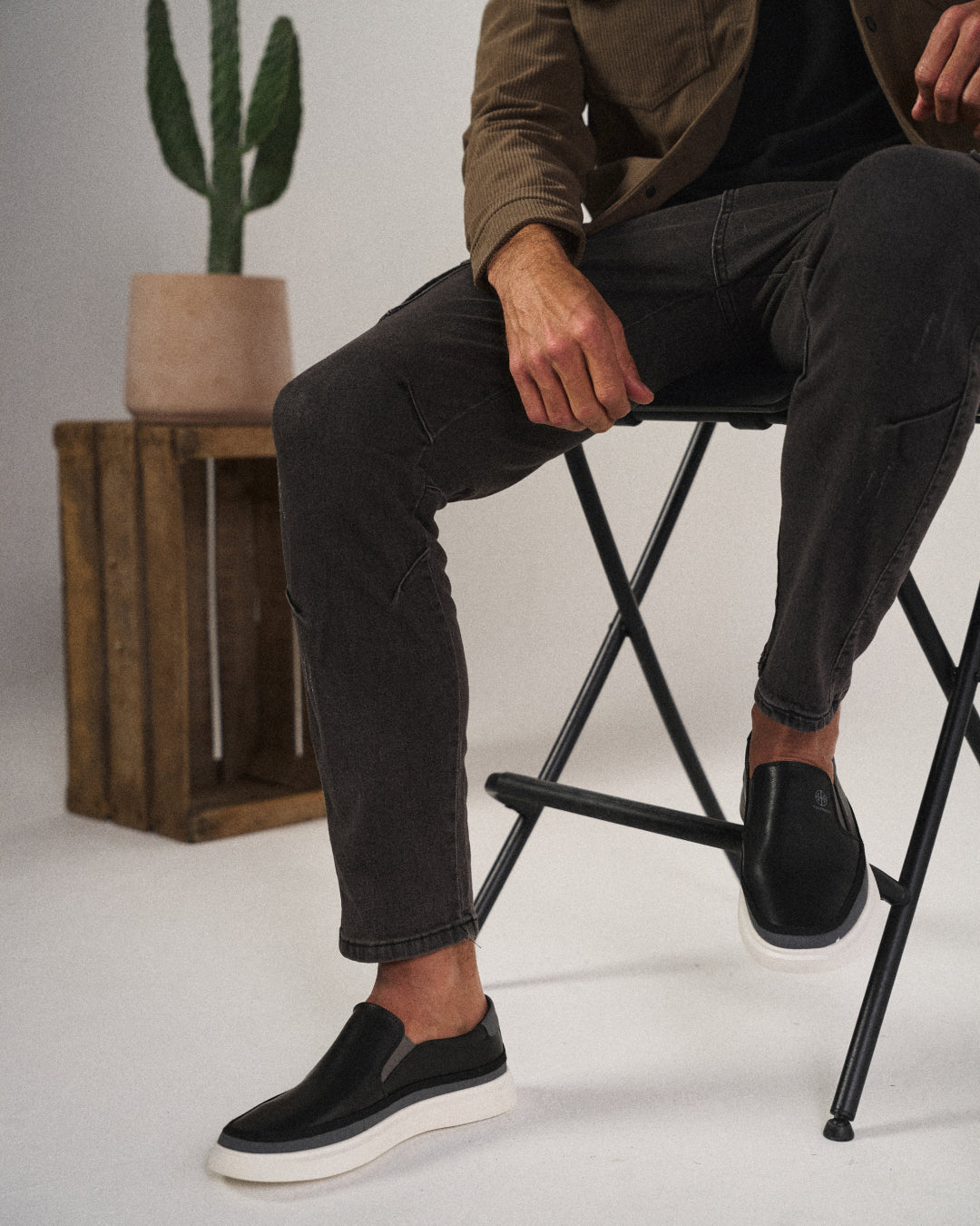 Zapatos slip-on para hombre, cómodos y versátiles para uso diario