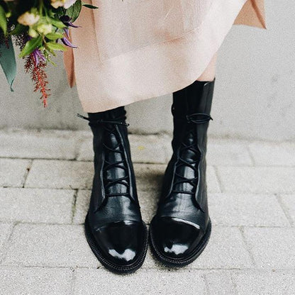 Botas de cuero elegantes con cordones frontales y suela cómoda para mujer, modernas y versátiles para otoño o uso diario