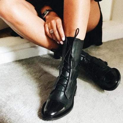 Botas de cuero elegantes con cordones frontales y suela cómoda para mujer, modernas y versátiles para otoño o uso diario