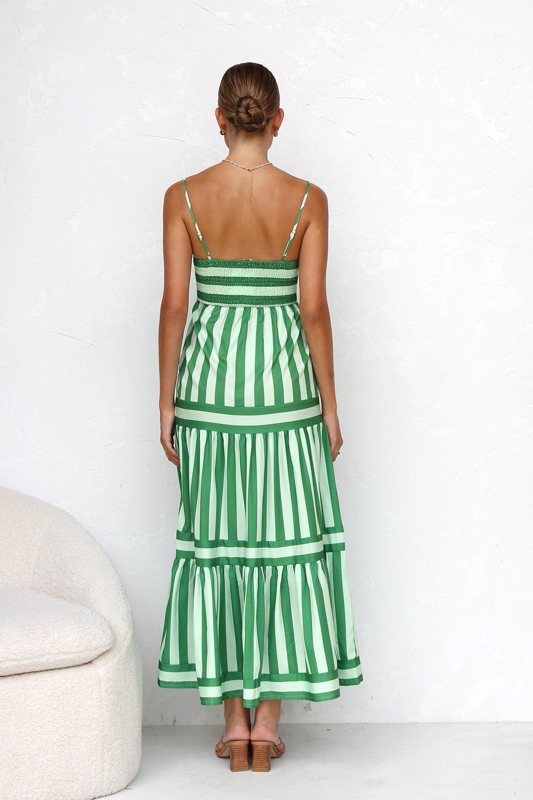 Vestido de verano ligero con tirantes finos y estampado a rayas para mujer, fresco y elegante