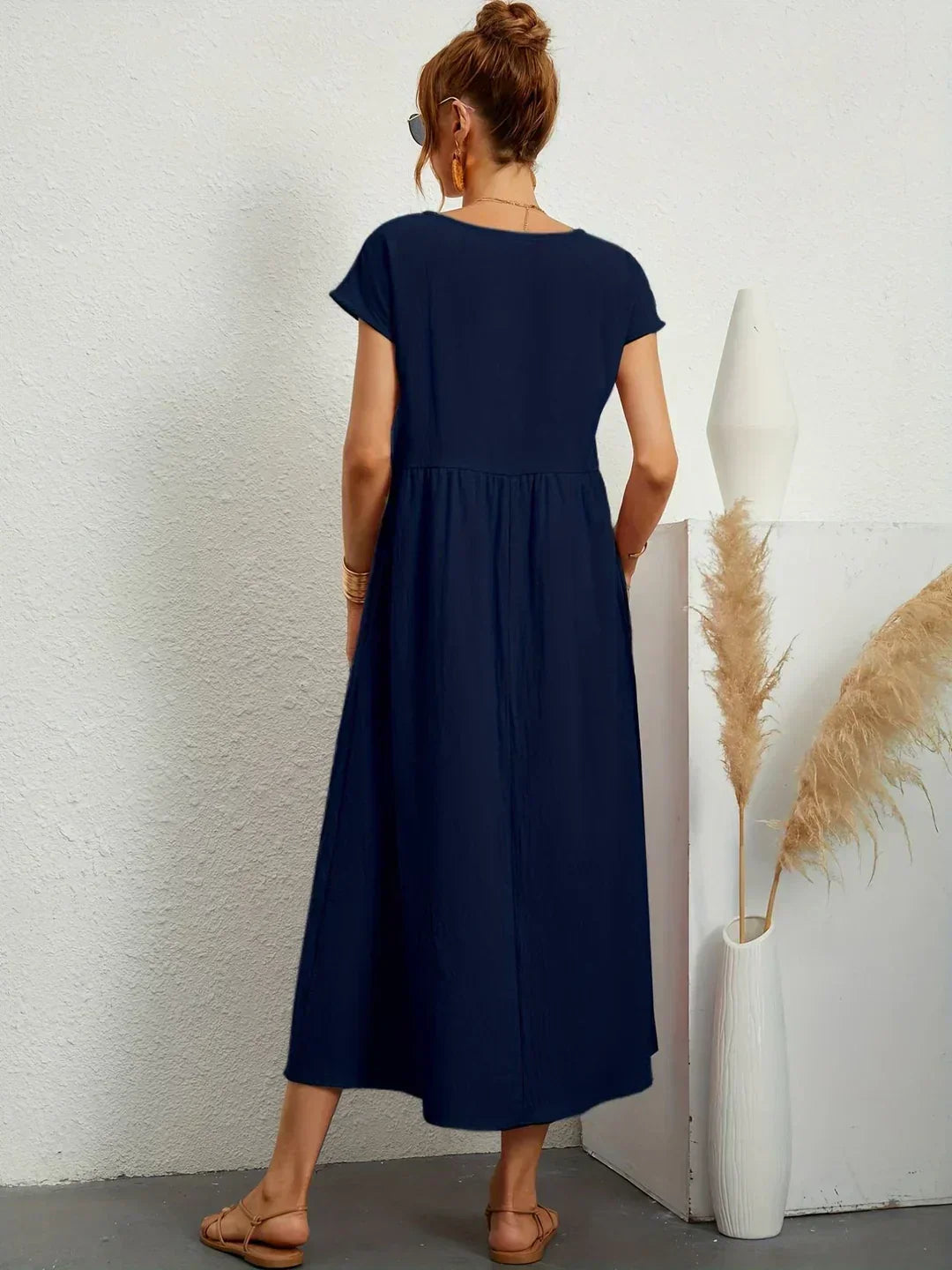 Vestido Midi Fluido de Elegancia Atemporal | Estilo Clásico