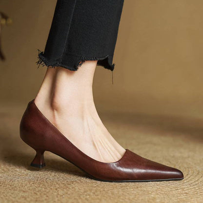 Zapatos Mujer – Tacón Clásico en Cuero, Chic y Versátil