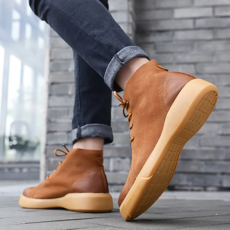 Zapatos elegantes de cuero para hombre con acabado refinado y estilo atemporal, ideales para looks formales