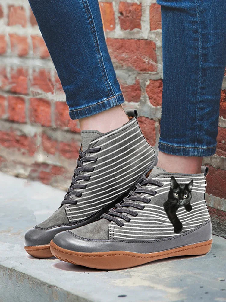 Botas originales para amantes de los gatos con diseño divertido y detalle felino que aporta personalidad