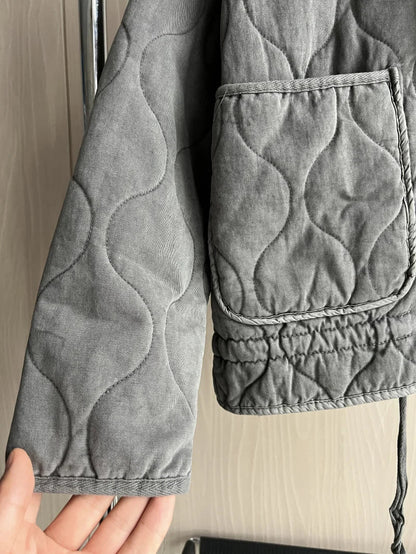 Chaqueta mujer moderna y estilosa, confortable para oficina o viaje