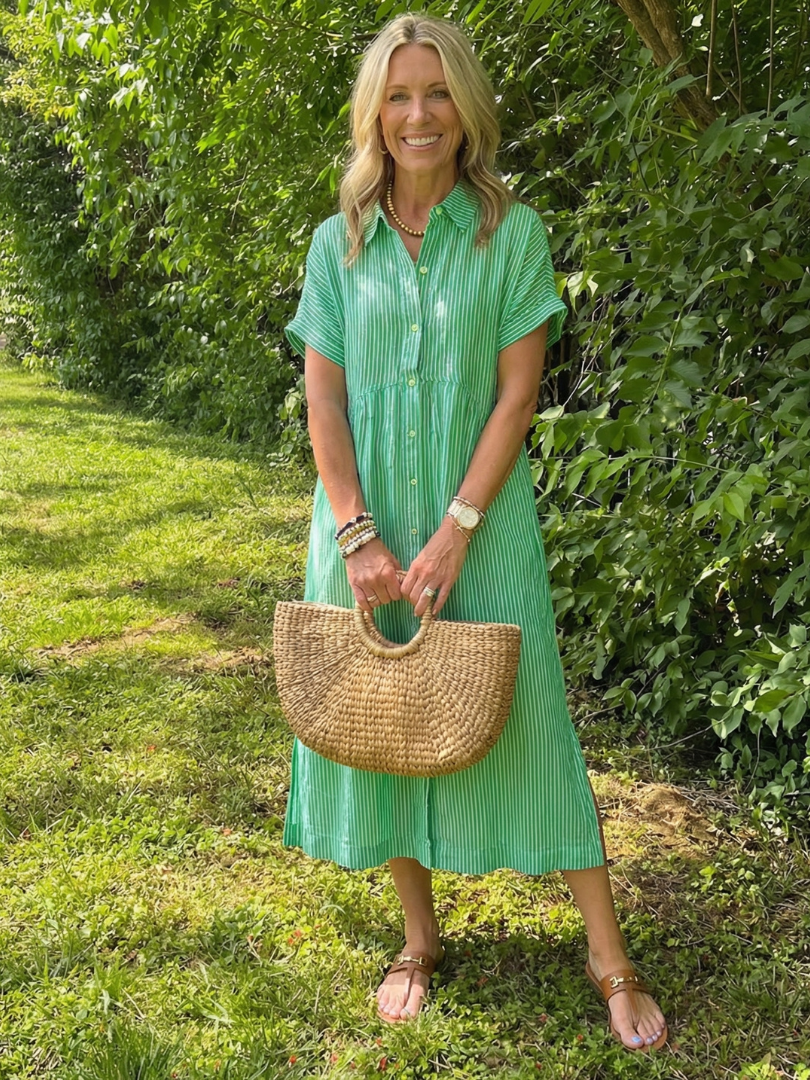 Vestido midi de rayas con botones - fresco y elegante
