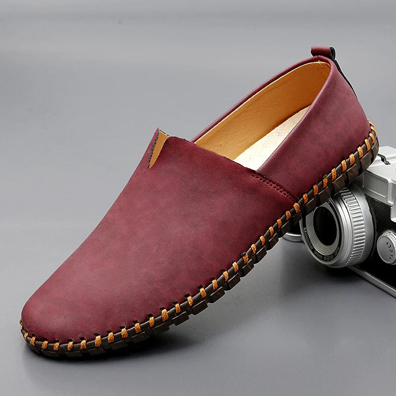 Zapatos tipo loafer de cuero para hombre con acabado premium, cómodos y estilizados