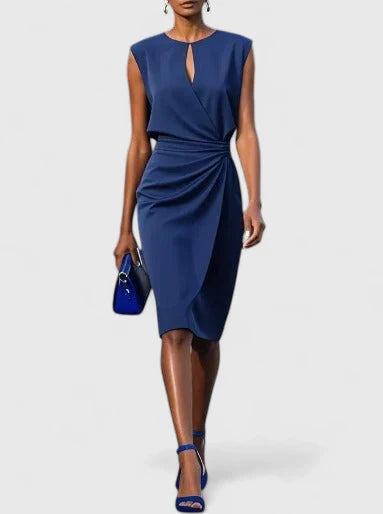 Vestido midi sofisticado con escote keyhole, drapeado lateral y corte entallado para mujer