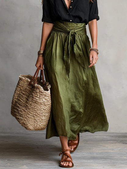 Pia | Conjunto de Dos Piezas con Camiseta Negra y Falda Midi Verde Olivo