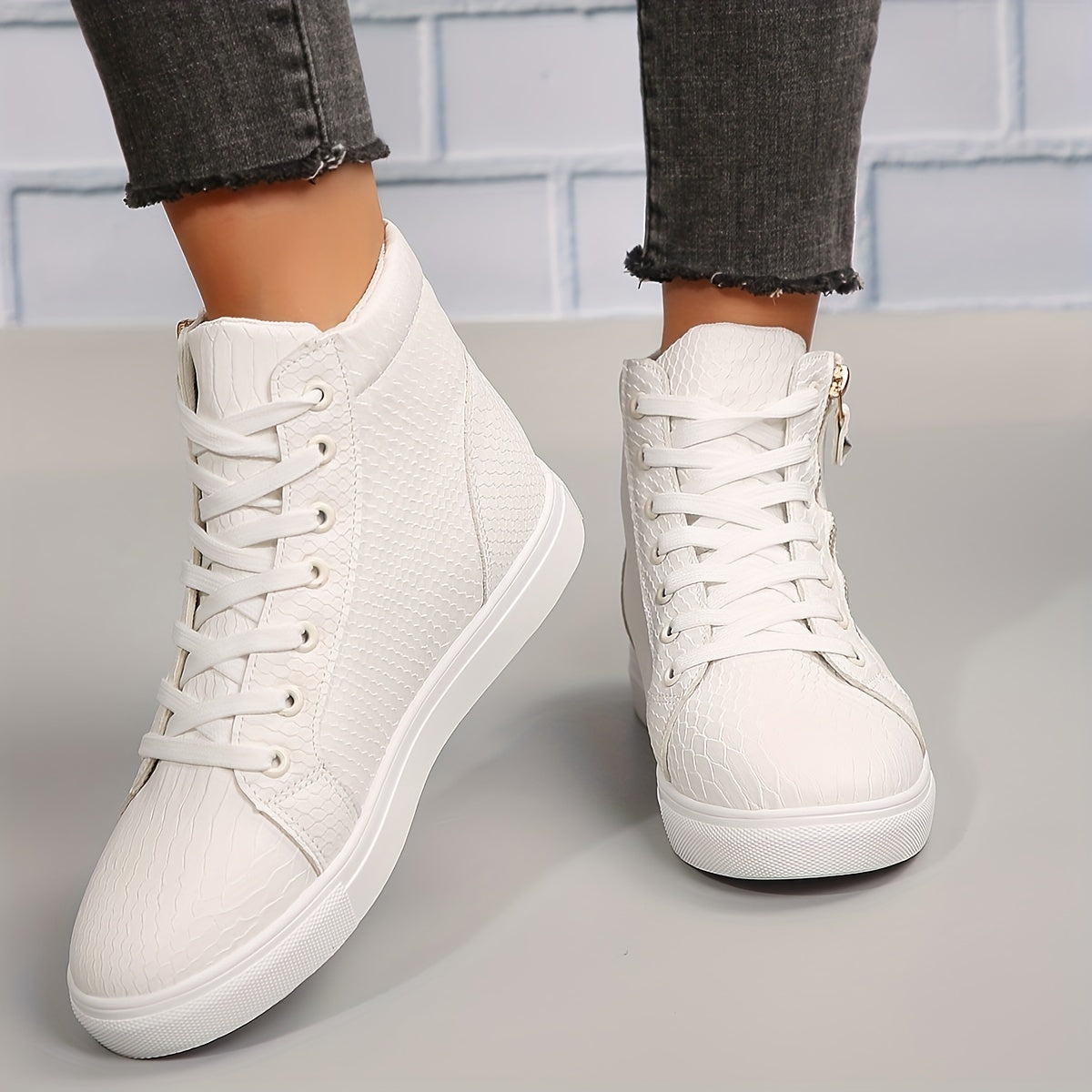 Sneakers altas con cordones para mujer - Estilo clásico y versátil