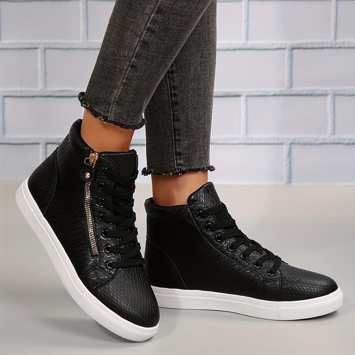 Sneakers altas con cordones para mujer - Estilo clásico y versátil