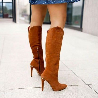 Botas largas de estilo vintage para mujer con tacones altos y un diseño elegante