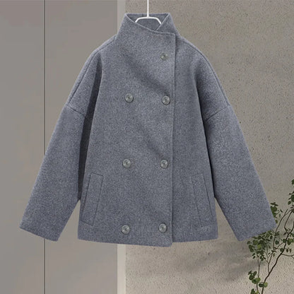 Bronte | Abrigo Entallado con Cuello Alto y Doble Botonadura para Mujer