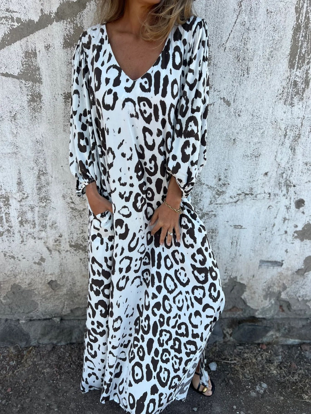 Vestido estampado animal con escote en V y bolsillos laterales para mujer, ligero y versátil para verano