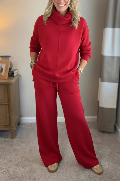 Elegante conjunto informal de dos piezas para mujer con top de cuello alto y pantalón ancho cómodo