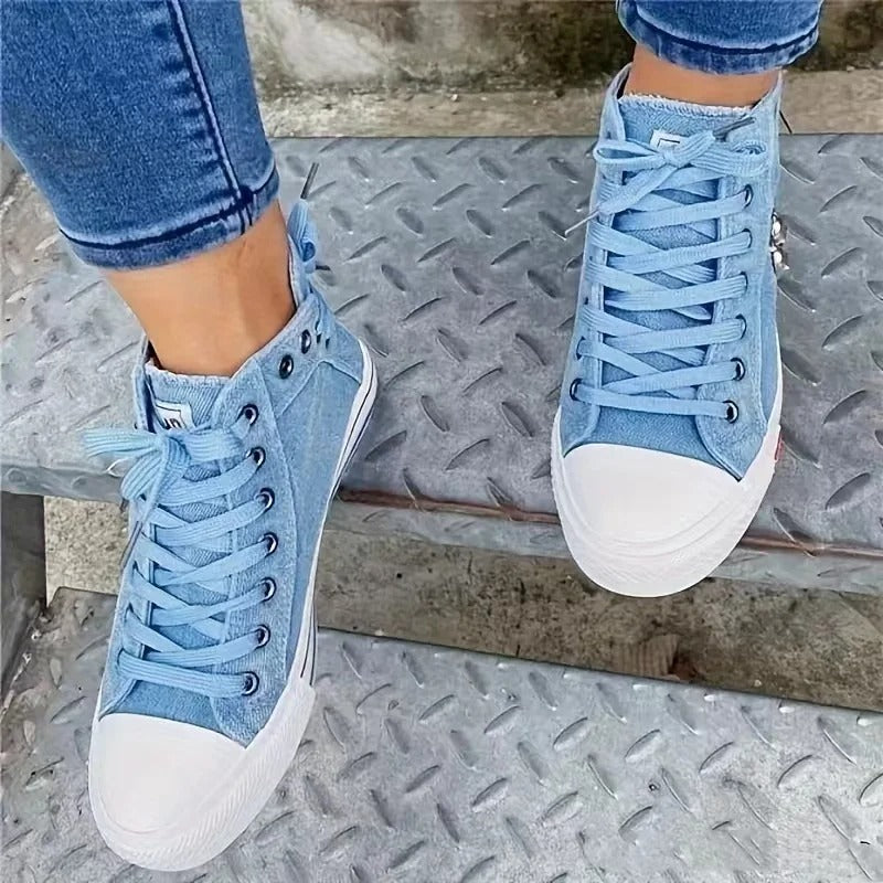 Bernicia | Sneaker tendencia urbana - look denim y cremallera