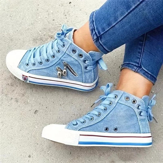 Bernicia | Sneaker tendencia urbana - look denim y cremallera