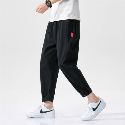 Pantalones ajustados para hombre confeccionados en tejido ligero y transpirable, con un corte moderno y un ajuste cómodo