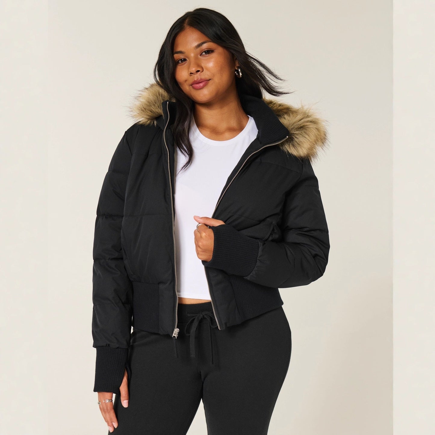 Fernanda | Chaqueta Puffer Corta con Capucha para Mujer de Invierno