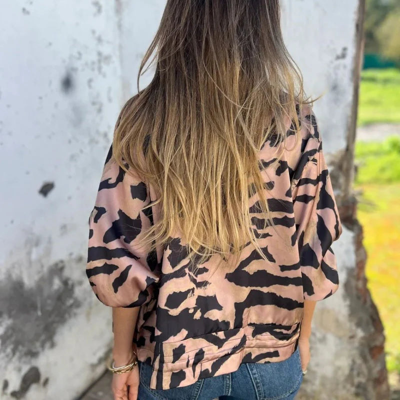 Camila | Chaqueta Bomber con Estampado Animal Print y Cremallera para Mujer
