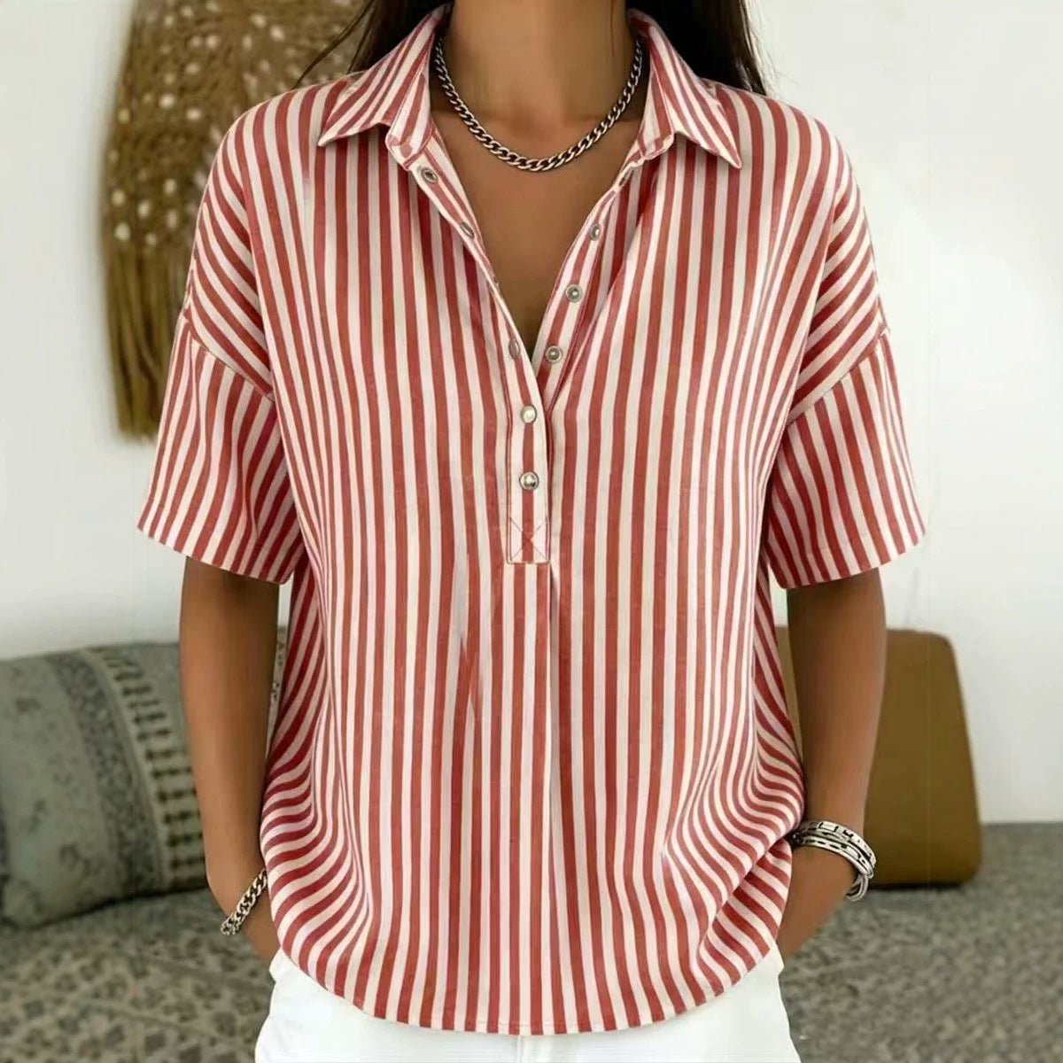 Thessa | Blusa de Manga Corta con Cuello y Estampado de Rayas para Mujer