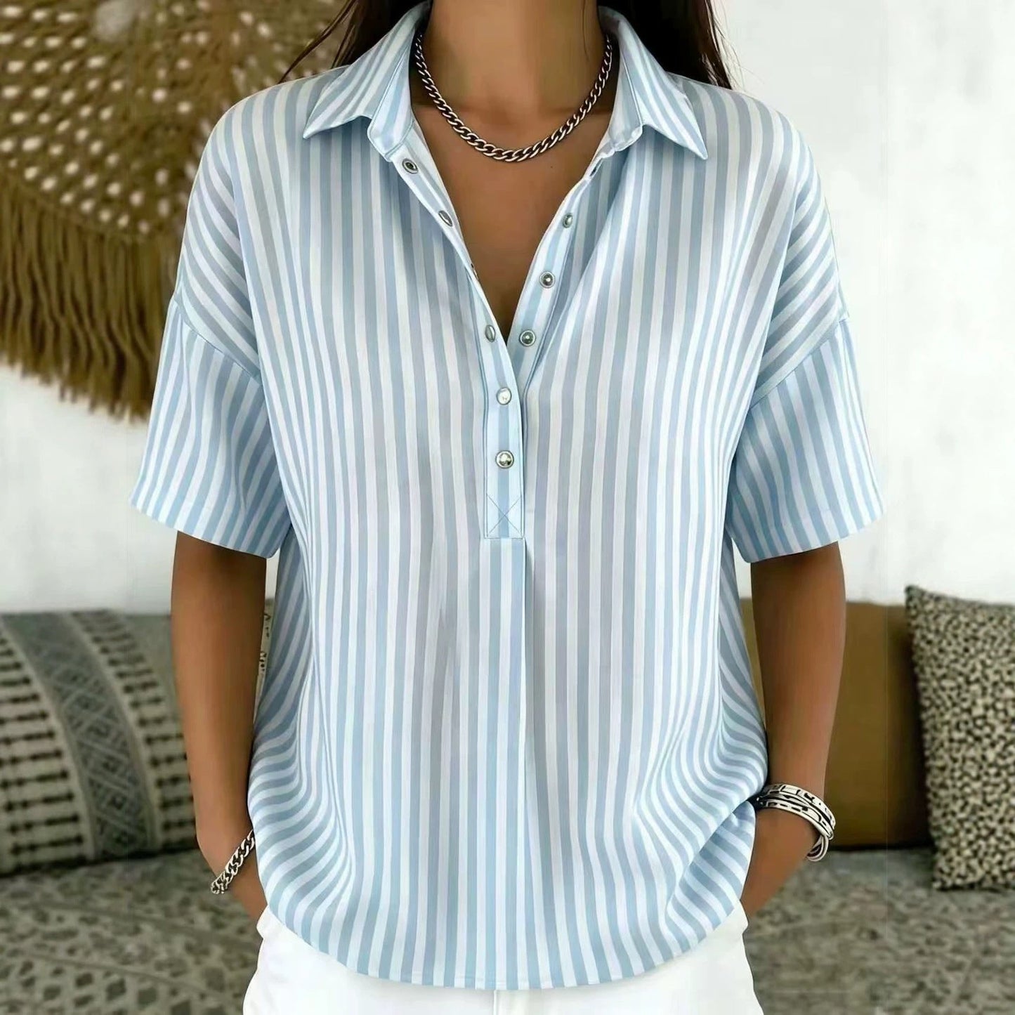 Thessa | Blusa de Manga Corta con Cuello y Estampado de Rayas para Mujer